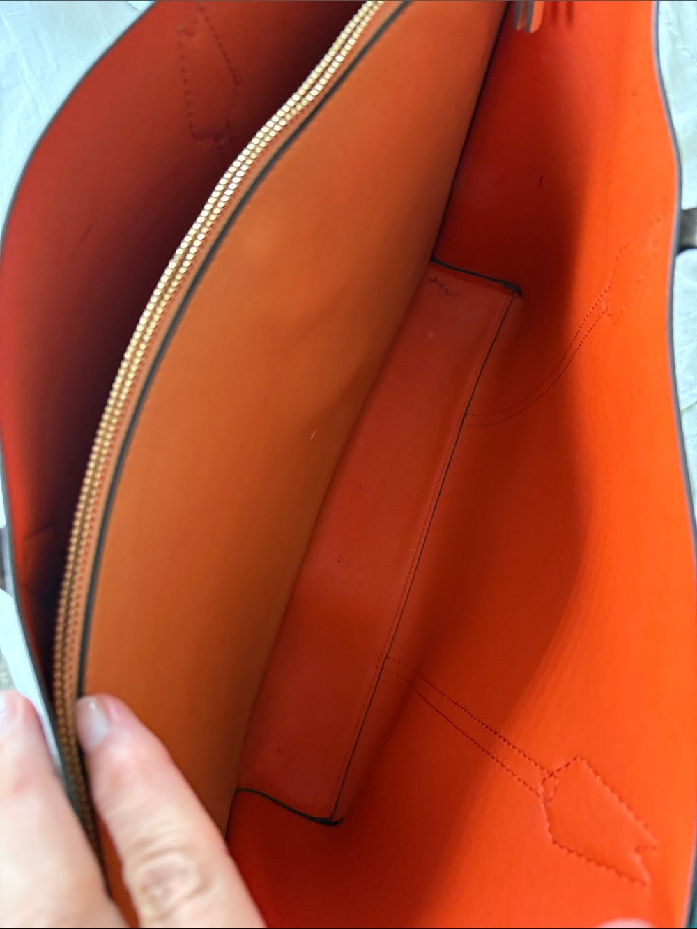 Tory Burch Taupe Perry Triple Com Leather Tote with 🍊 Interior - Picture 7 of 8